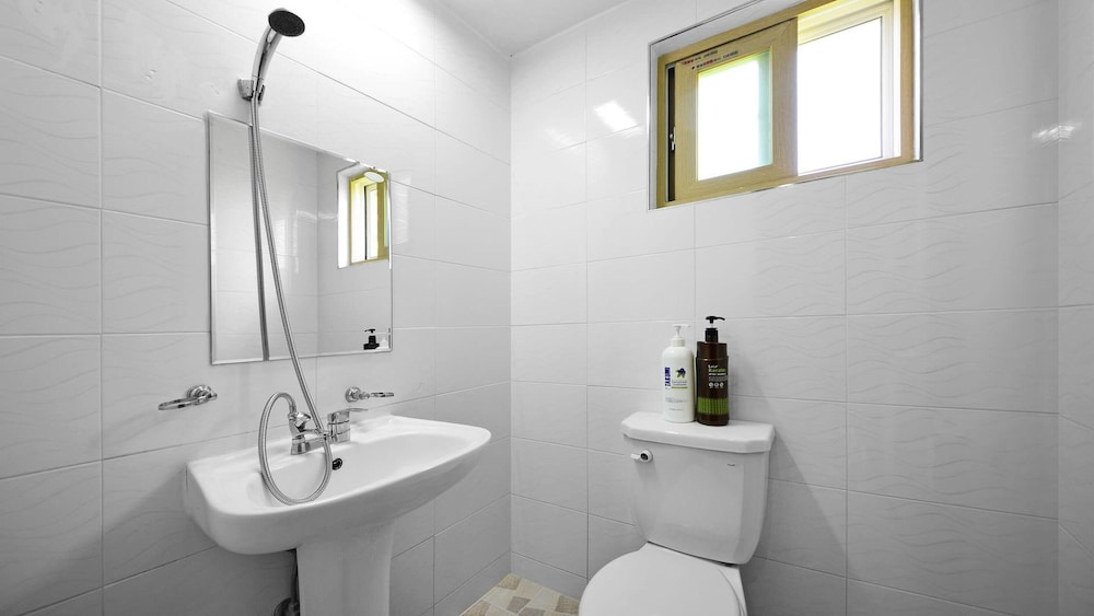 Basic Room, 1 Bedroom (A201(Oceanview)) photo 2