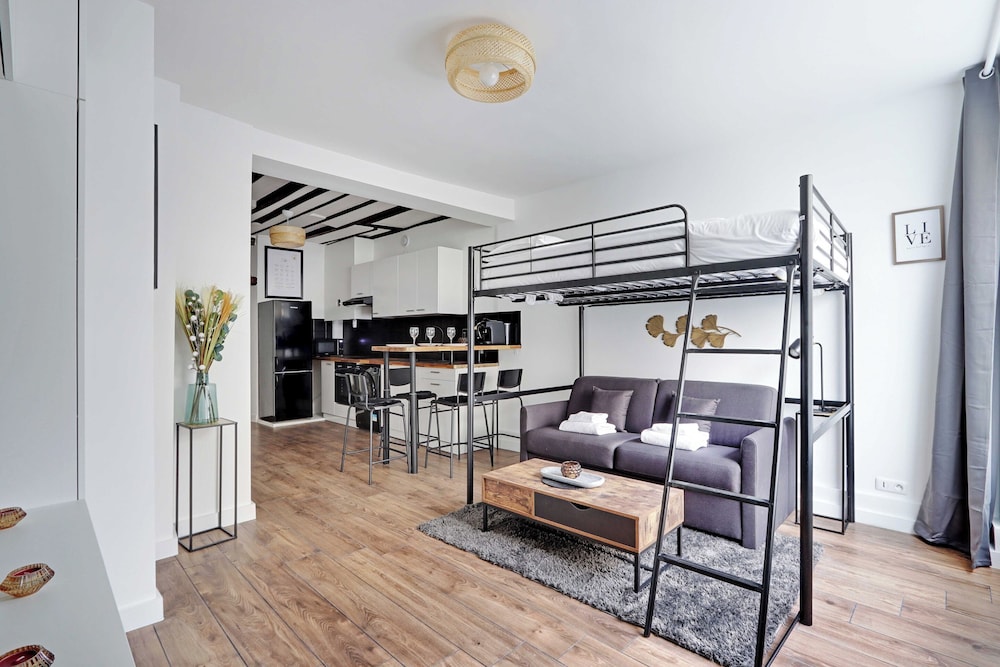 Apartment photo 1