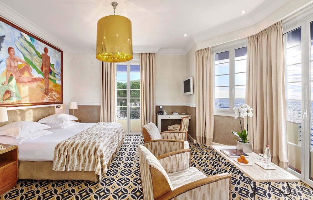 Room, Sea View