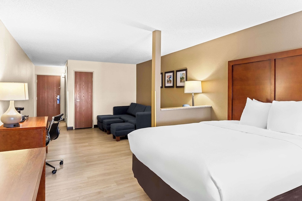 Suite, Multiple Beds, Accessible, Non Smoking - Photo 4