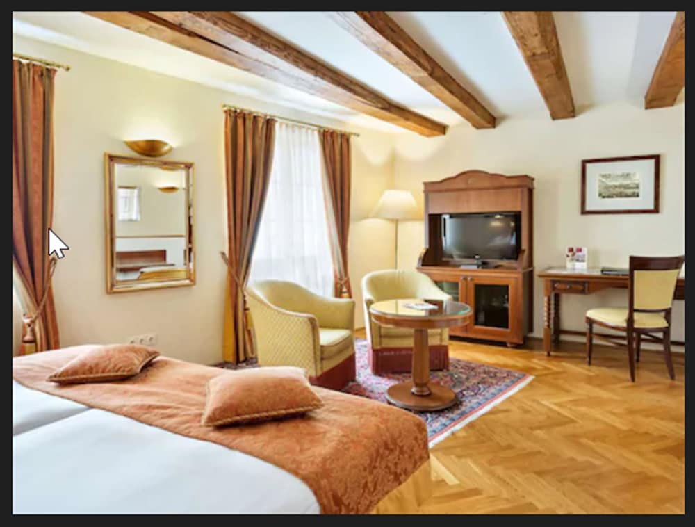 Suite, 1 Bedroom photo 2