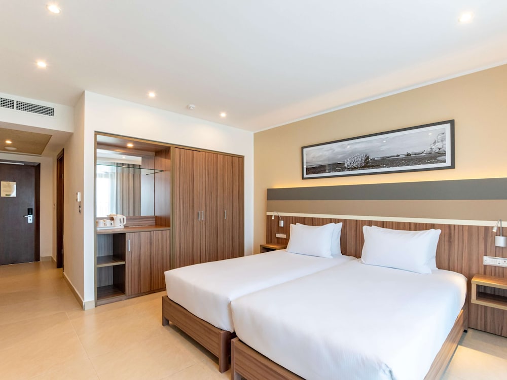 Superior Room, 1 King Bed, Sea View