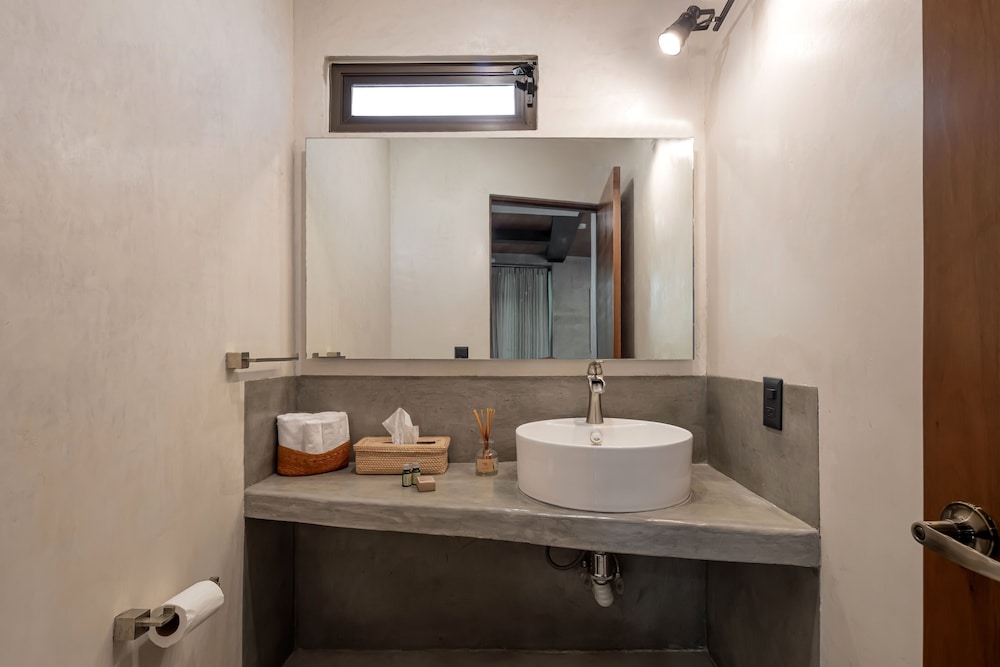 Luxury Studio Suite photo 2