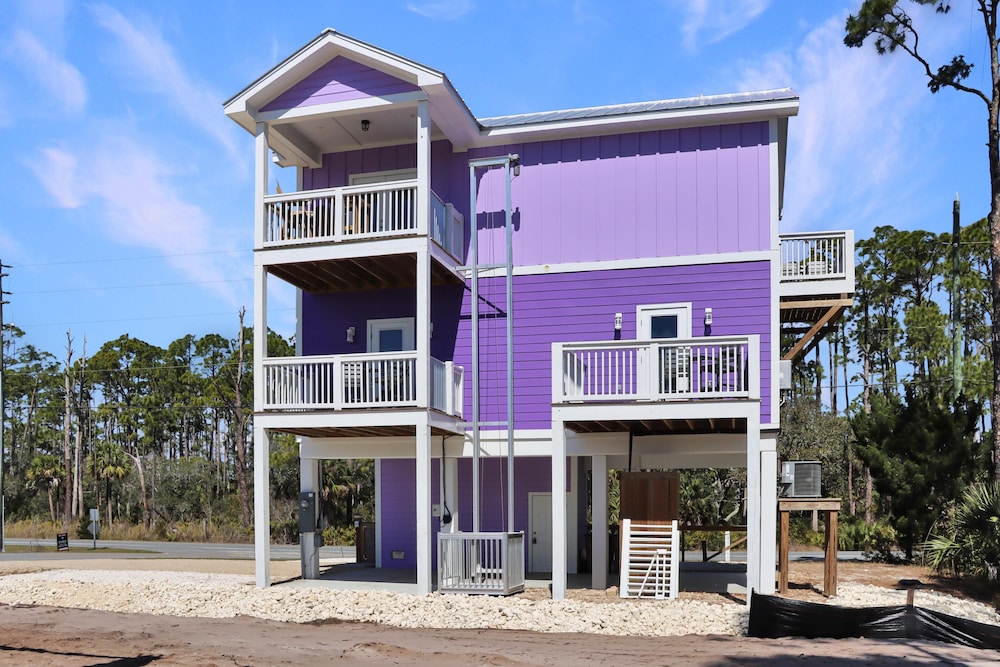 House, Multiple Beds (Purple Haze)