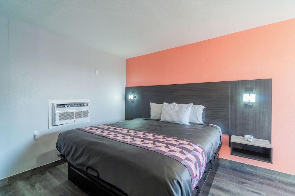 Room, 1 King Bed, Non Smoking