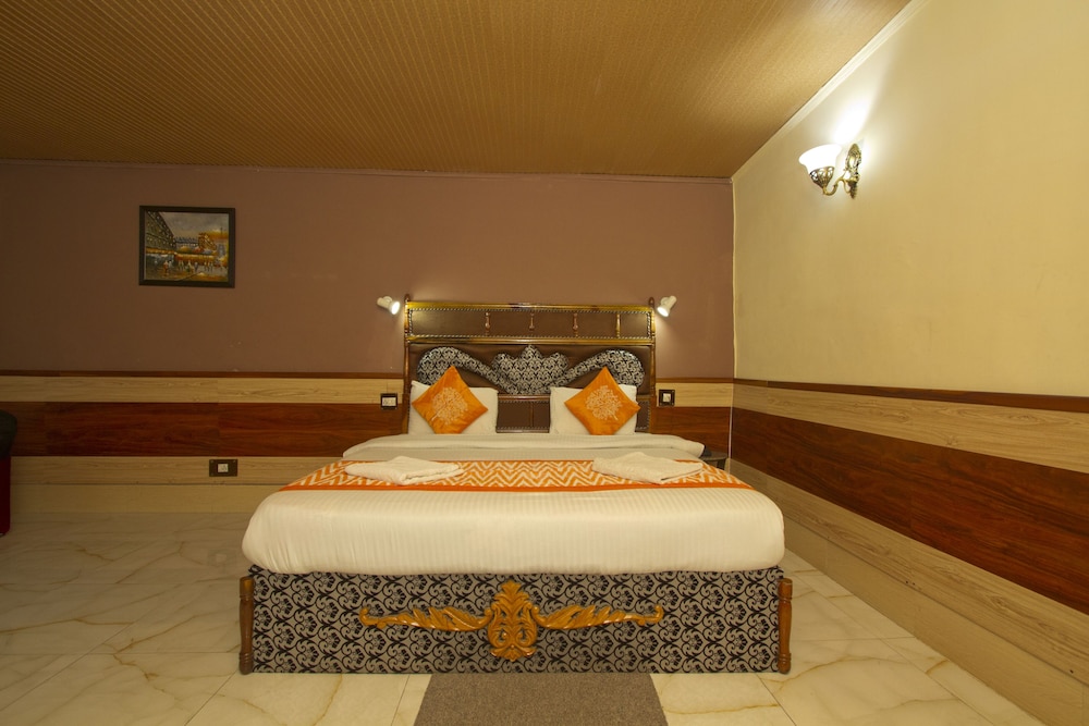 Deluxe Room - Photo 1