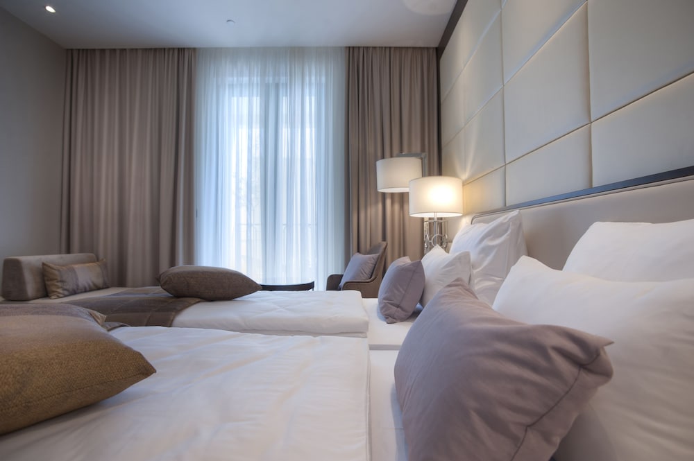Standard Double or Twin Room, Balcony, Atrium view