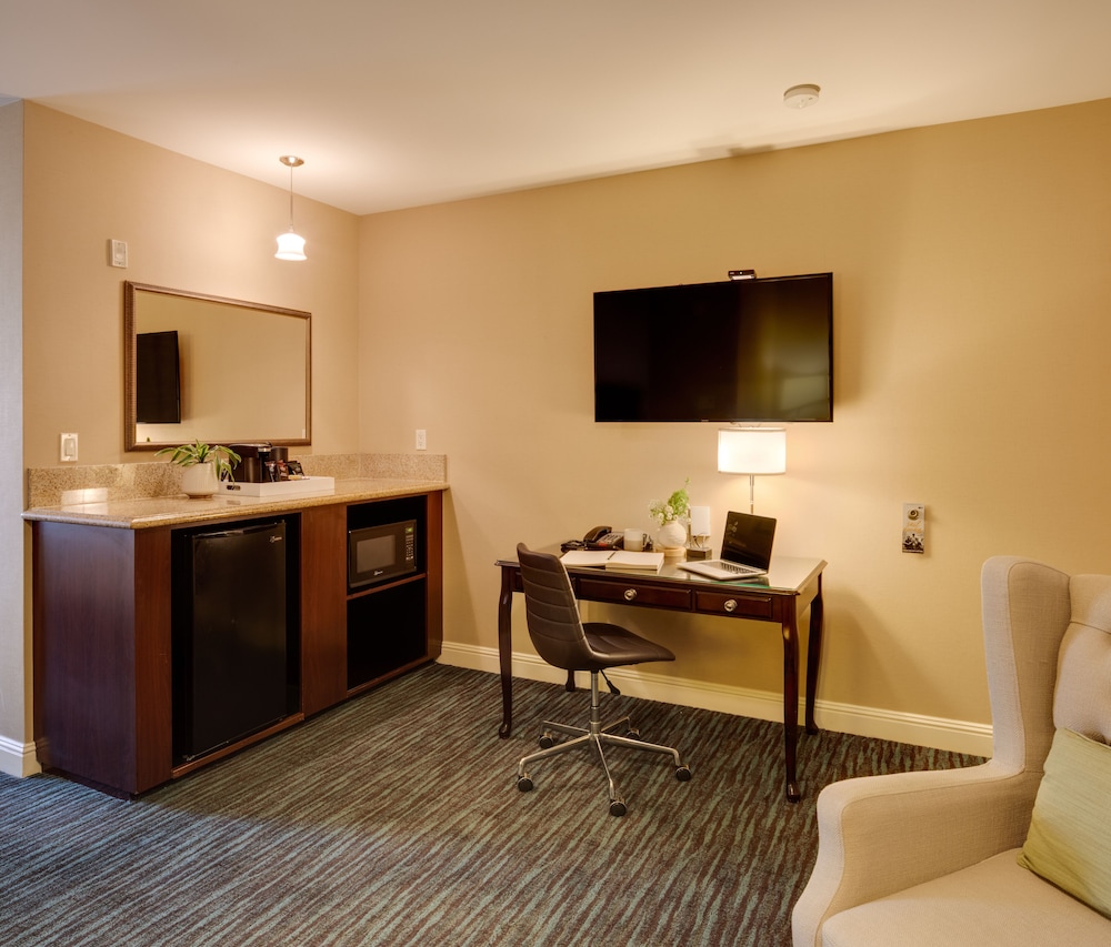 Studio Suite, Multiple Beds - Photo 3