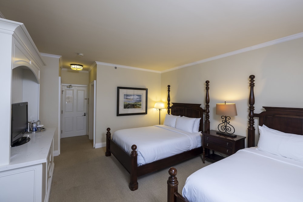 Standard Room, 2 Double Beds, Garden View photo 2