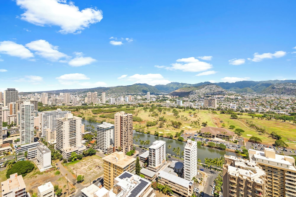 Premium Remodeled Condo with Ocean View and Parking: Condo, 1 Bedroom, Mountain View (0122) photo