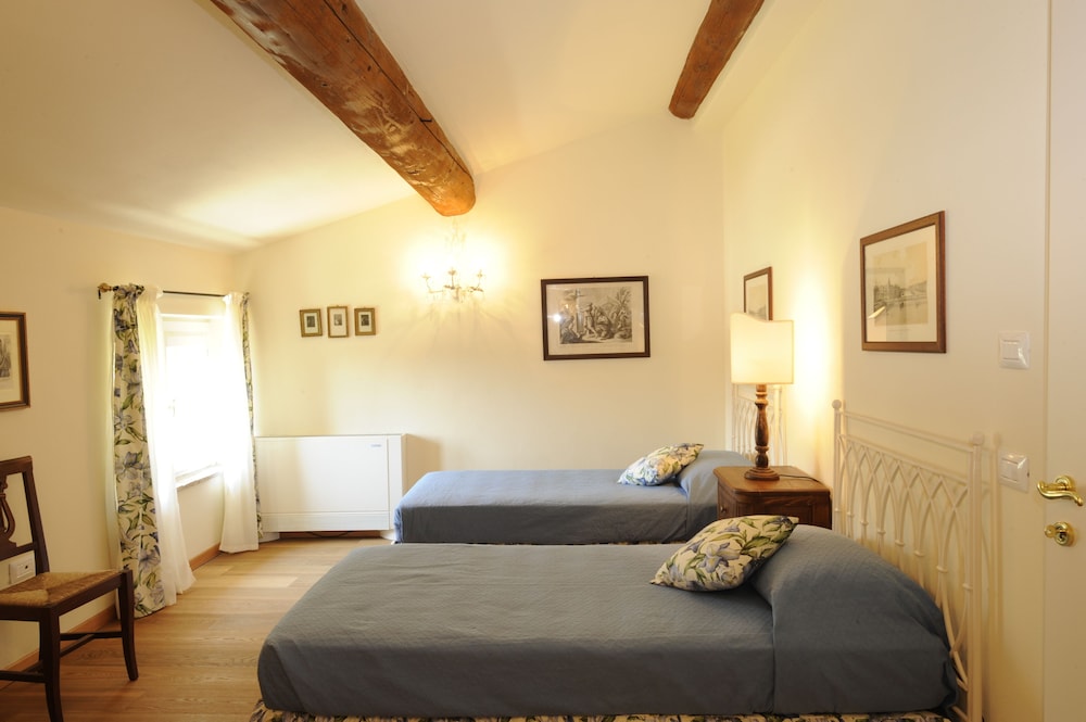 Villa, 5 Bedrooms photo 2