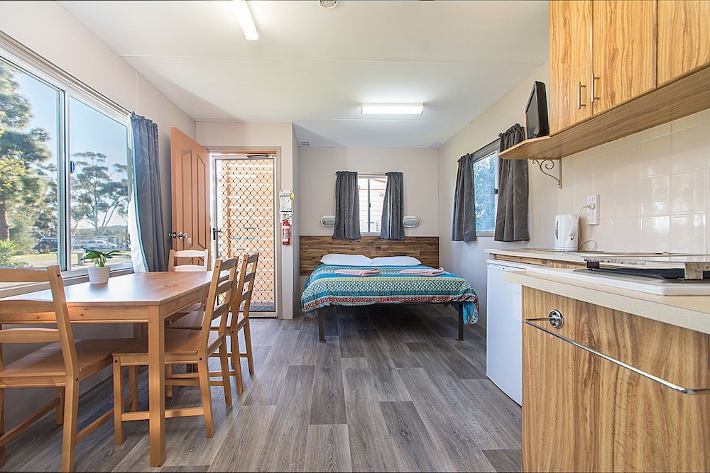 Standard Suite, 1 Bedroom, Kitchenette photo 2