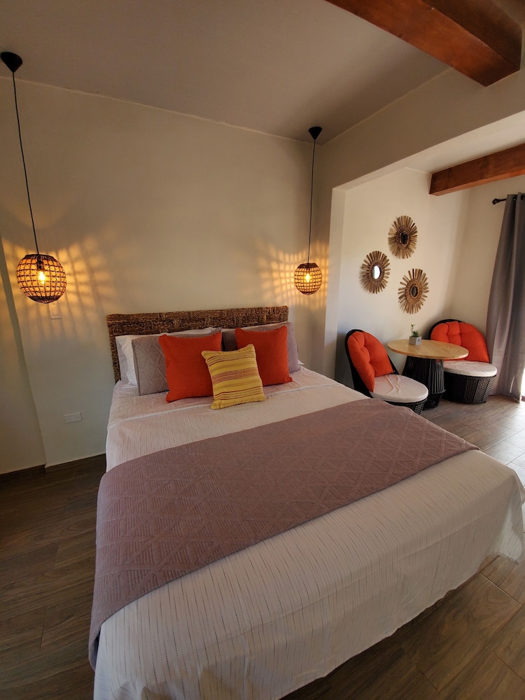 Elite Room, 1 Queen Bed, Garden View