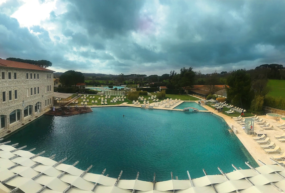 Grand Suite (Spring View) - Photo 4