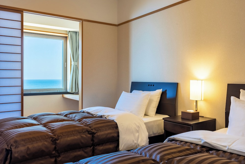 Ocean Front Japanese Modern Room Suite, Non Smoking photo 3