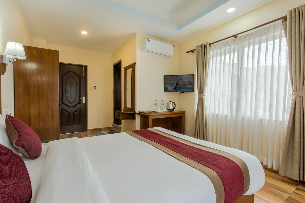 Deluxe Double Room, Balcony - Photo 10