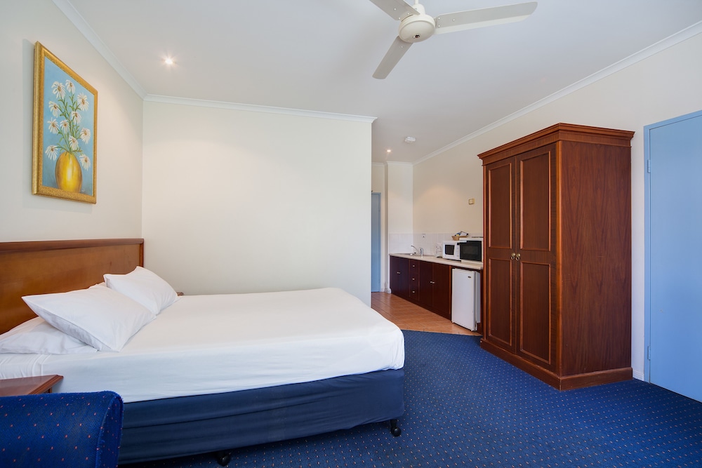 Budget Double Room with Kitchenette photo 1