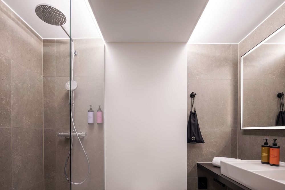 Standard Room - Photo 16