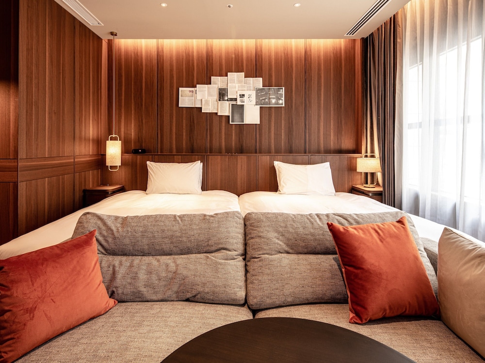 Executive Twin Room with Club Lounge Access, Non Smoking (Episode 5) (Single Use) thumbnail 6