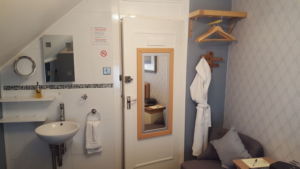 Single Room, Private Bathroom photo 2