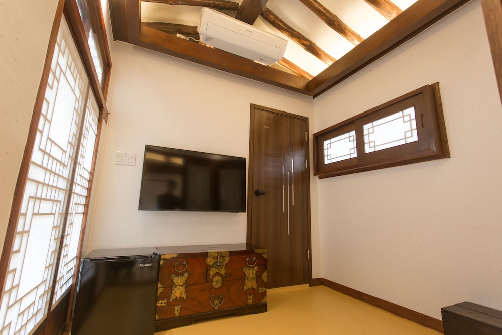 Traditional Room (Daemunchae) photo 1