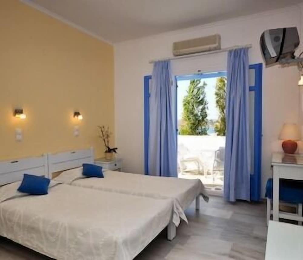 Standard Double or Twin Room photo 1