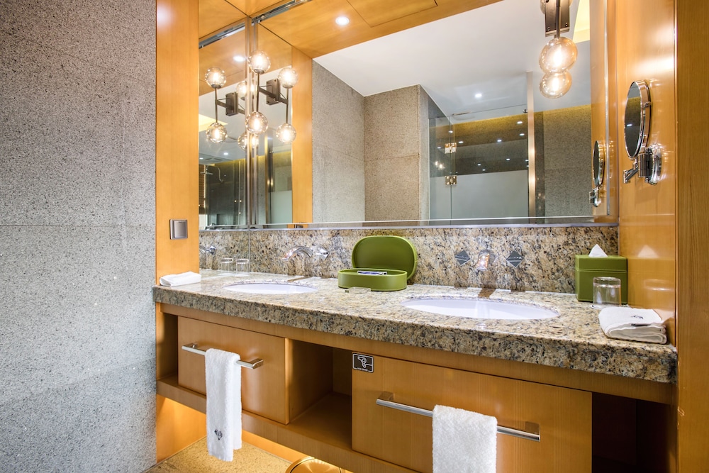 4.Ocean View Deluxe King Room photo 2