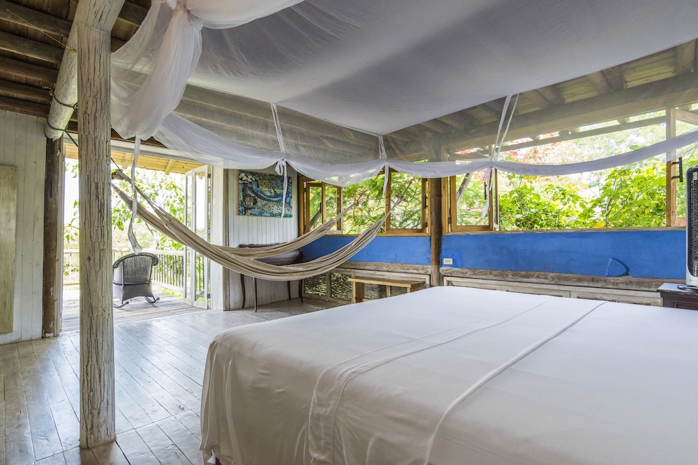 Signature Room, Multiple Beds, Non Smoking, Lagoon View (Room 2)