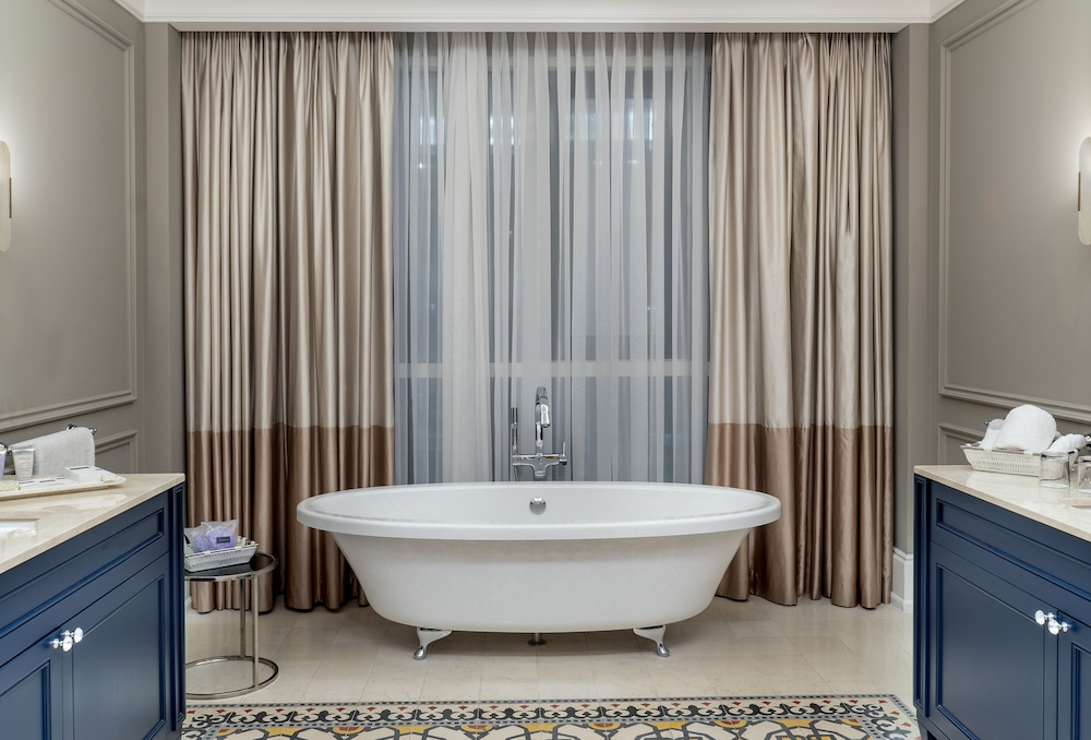Royal Suite, 1 Bedroom, Non Smoking, City View - Photo 13
