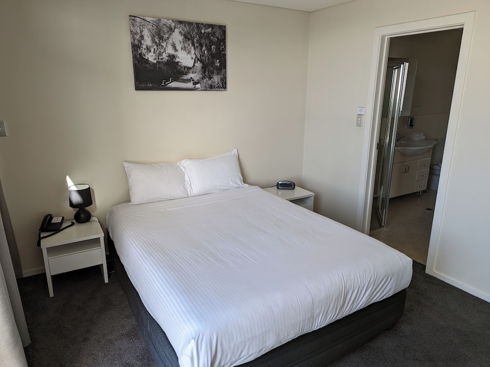 2 Bedroom Studio - Offsite and stair access only