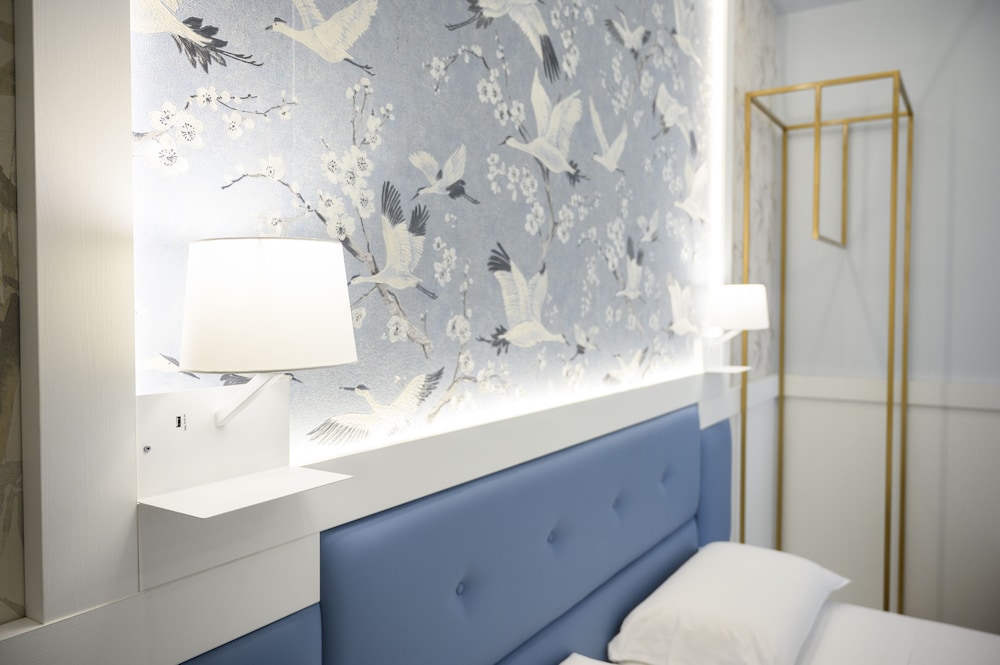 Deluxe Room - Photo 3