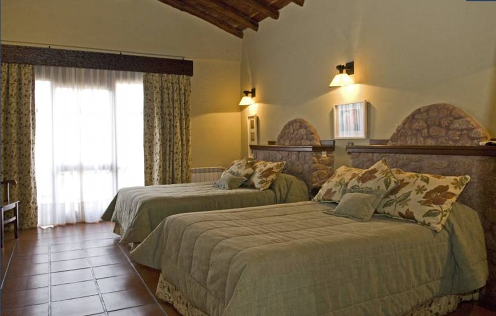 Standard Twin Room photo 3