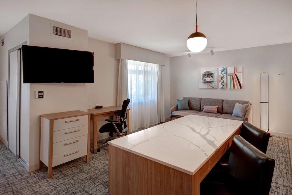 Suite, One Queen Bed, Accessible - Photo 1