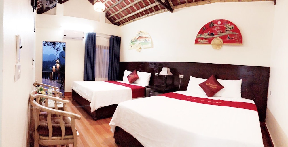 Bungalow Triple Room, River View photo 1