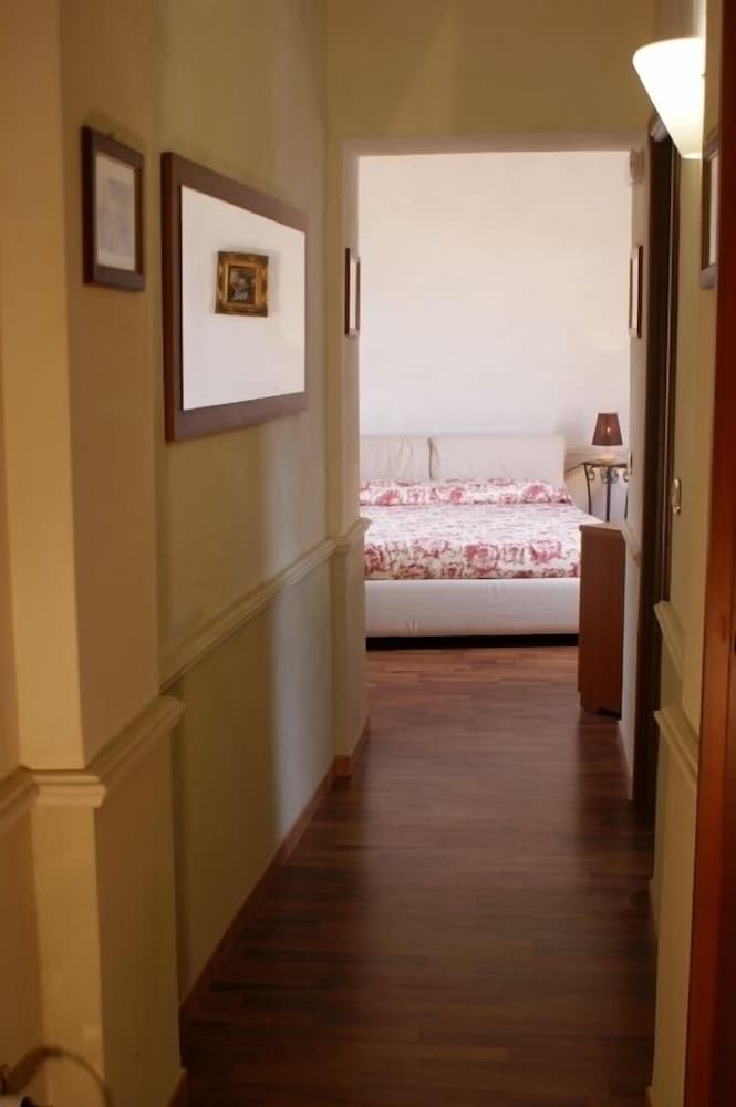 Double Room, Mezzanine