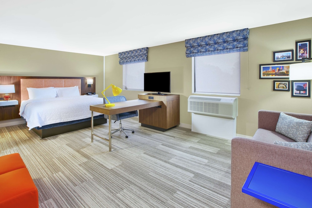 Studio, 1 King Bed, Accessible, Non Smoking (Hearing)