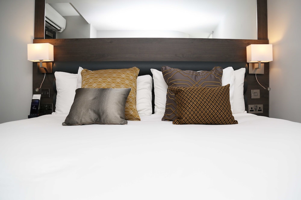 Double Room, No Windows