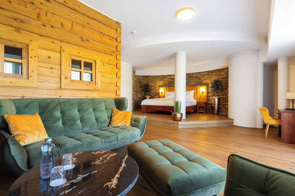 Executive Studio Suite, Sauna, Golf View photo 1