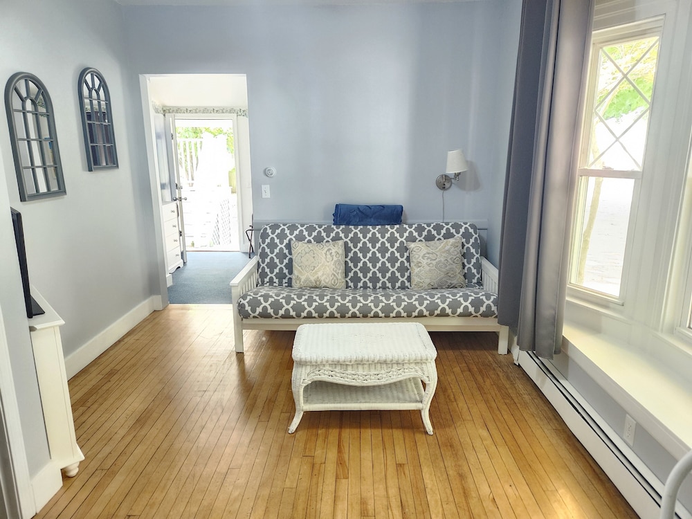 Studio Suite, 1 Bedroom photo 3