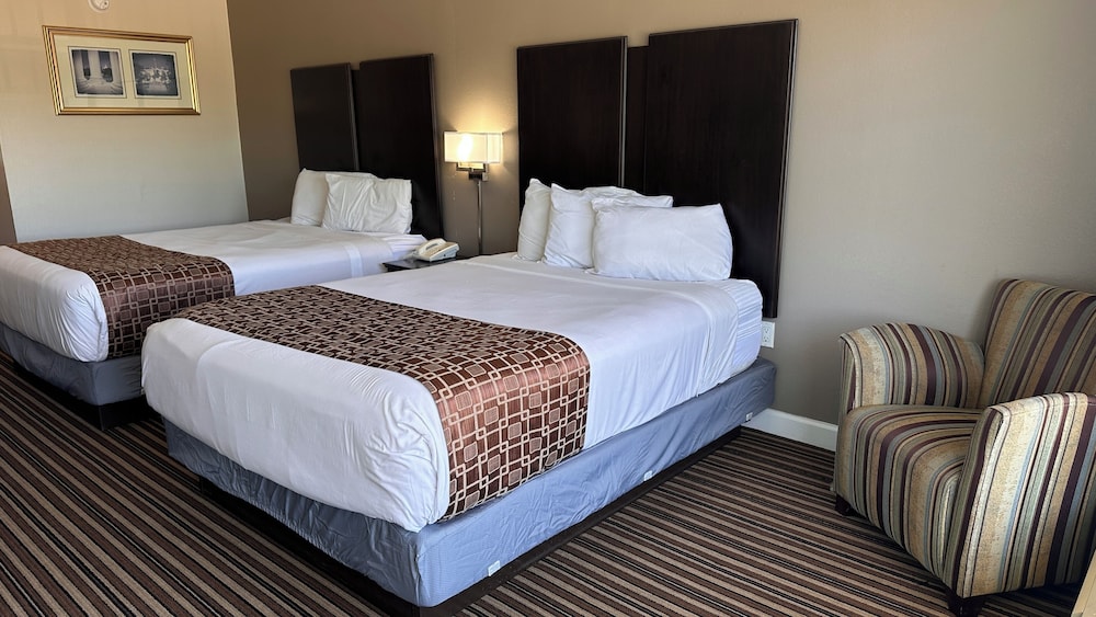 Standard Double Room, 2 Double Beds, Smoking photo 1