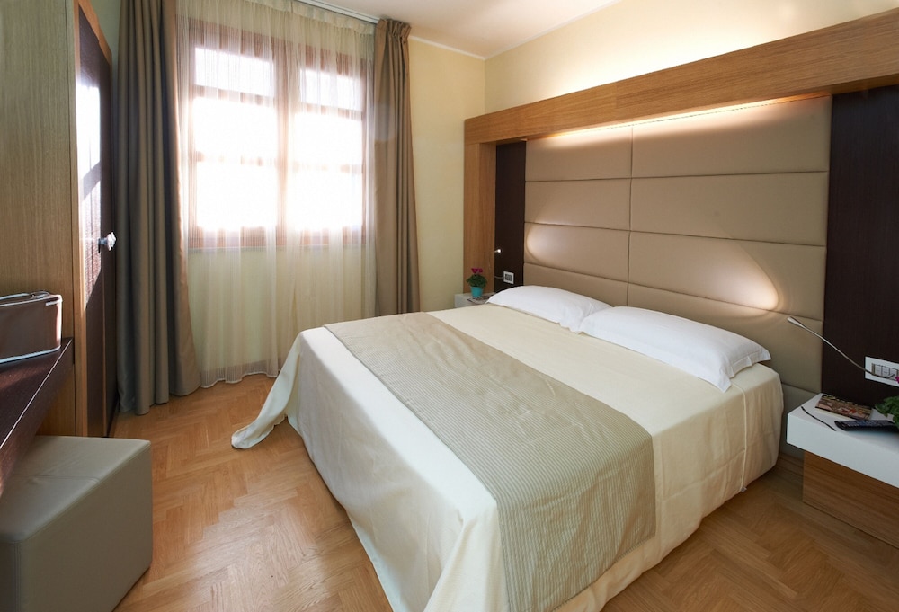 Suite, Balcony - Photo 1