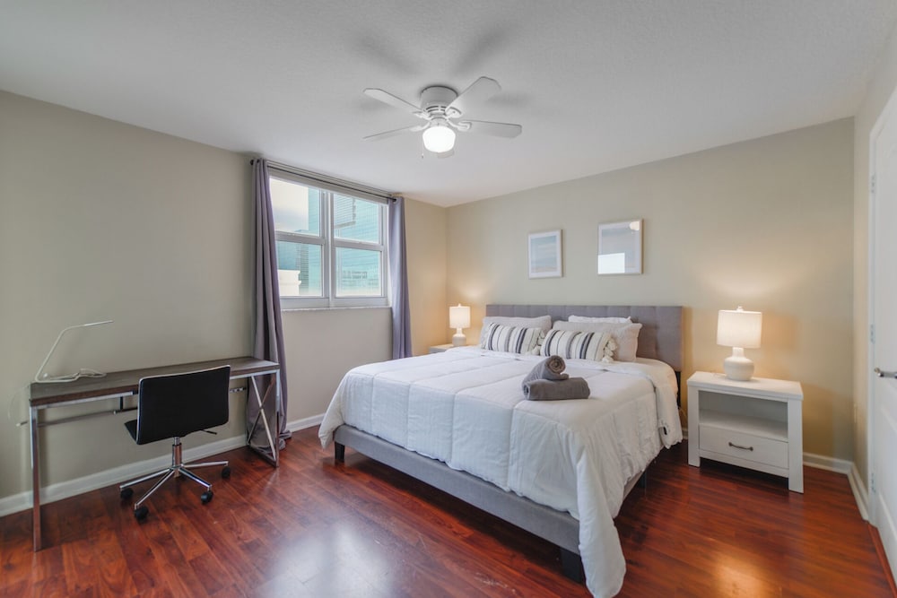 Condo, 2 Bedrooms, Balcony, City View photo 3