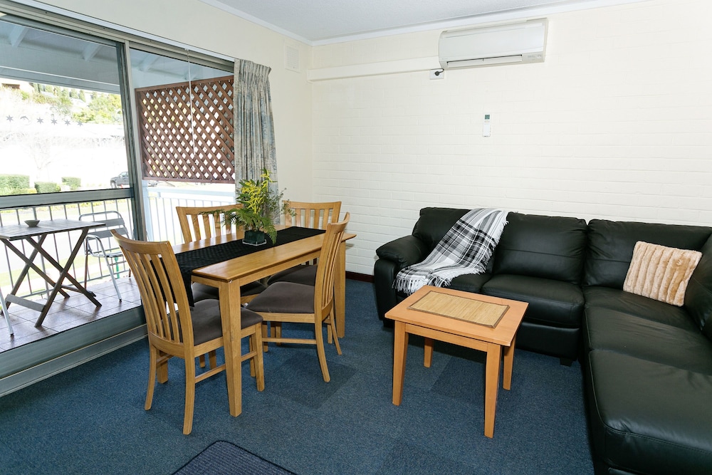 Two-Bedroom Apartment - Photo 17