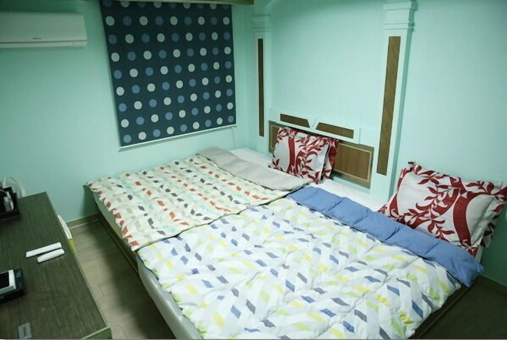 Family Room photo 1