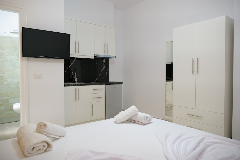 Triple Room, Balcony