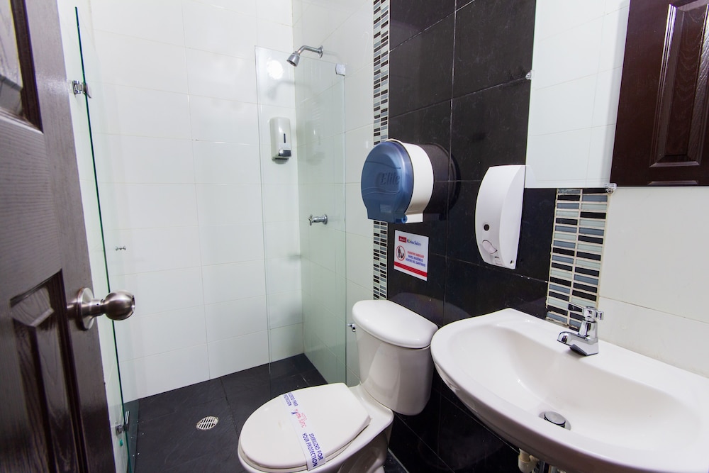 Hotel Marina Suites By Geh Suites — photo 58