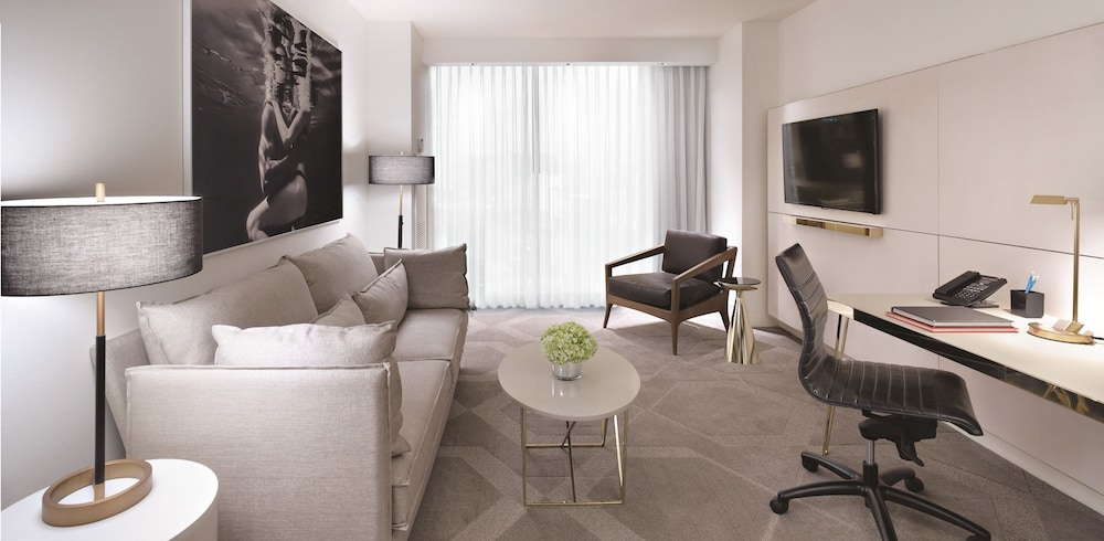 W Premier King Suite - Photo 2