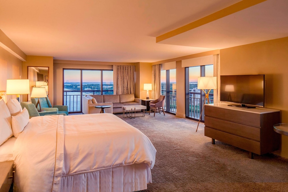 Junior Suite, 2 Queen Beds, Bay View