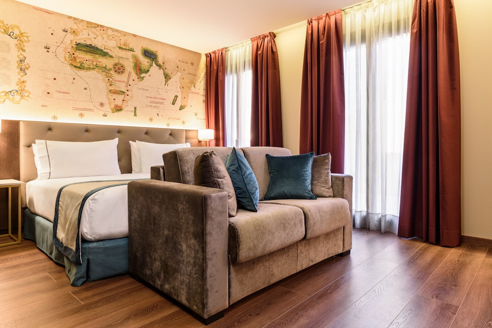 Deluxe Double Room (with Sofa Bed for Child)