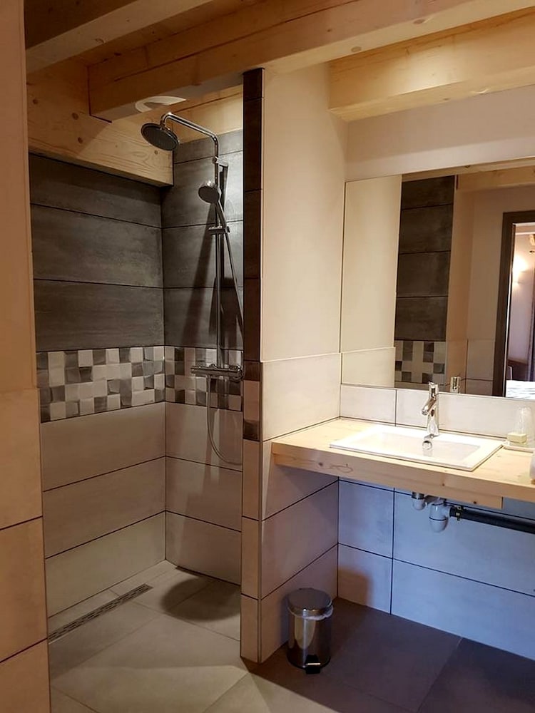 Superior Quadruple Room photo 2